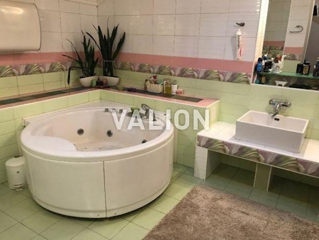 Продажа 5-к квартиры ул. Лукьяновская 63