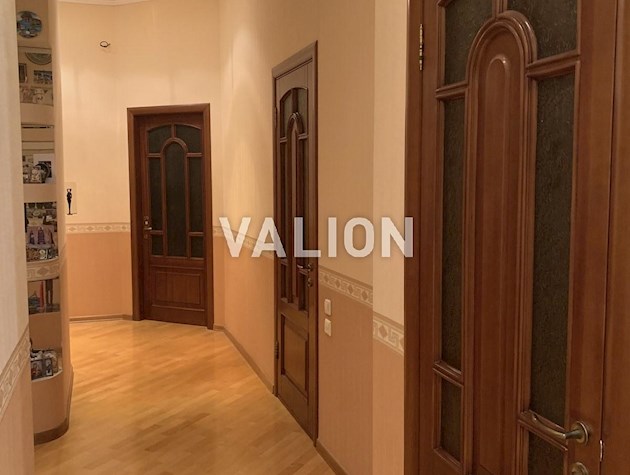 Продаж 5-к квартири вул. Костянтинівська 1