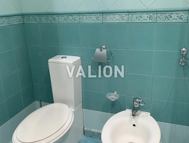 Продаж 5-к квартири вул. Костянтинівська 1