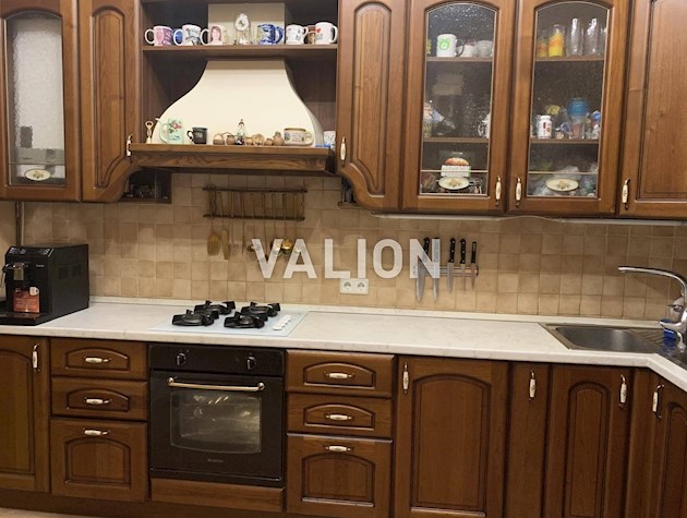 Продаж 5-к квартири вул. Костянтинівська 1