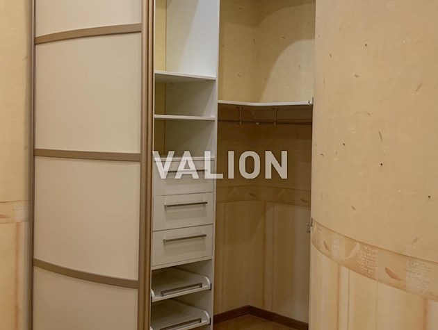 Продаж 5-к квартири вул. Костянтинівська 1