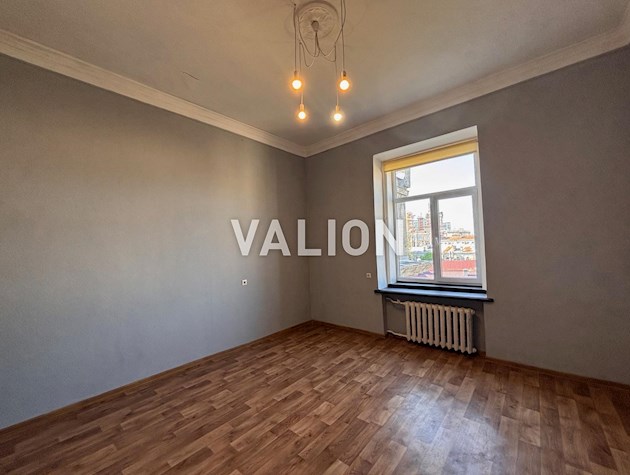 Продам 3 кімнатну квартиру Пасаж, Хрещатик 15