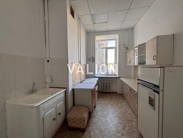 Продам 3 кімнатну квартиру Пасаж, Хрещатик 15