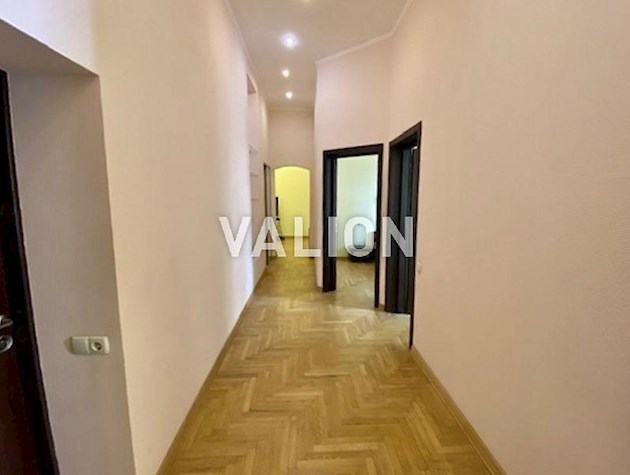 Продажа 3 комнатной квартиры по ул.Чикаленко Евгения (Пушкинская), 21. Центр, Золотые ворота, ремонт