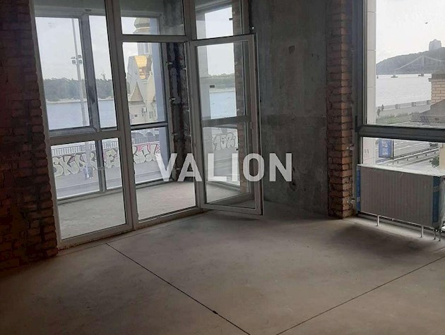 Продаж 2к квартири по переуступці Набережно-Хрещатицька 21