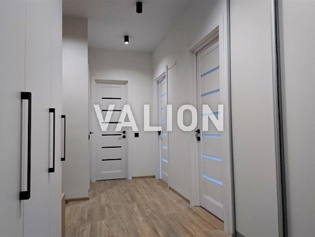 Продам 2-х комнатную квартиру со свежим ремонтом в ЖК Республика