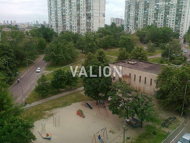 Продаж 3 кімнатної квартири, вул. Шептицького 24г, поруч з м.Лівобережна.