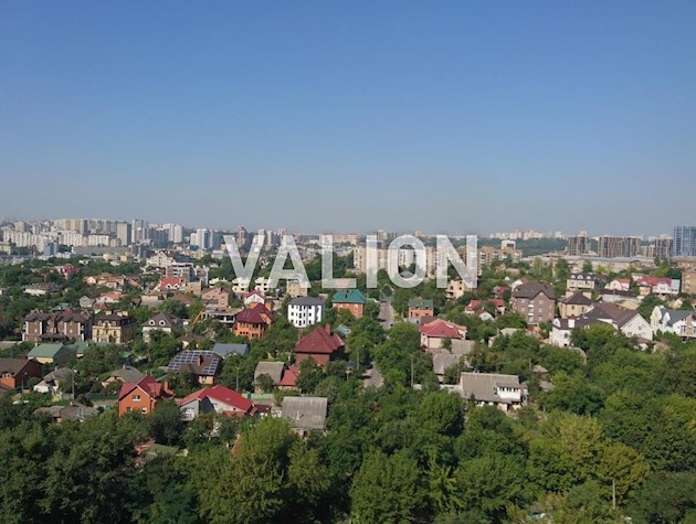 Продется трехкомнатная двухсторонняя квартира Бендукидзе ул. 2