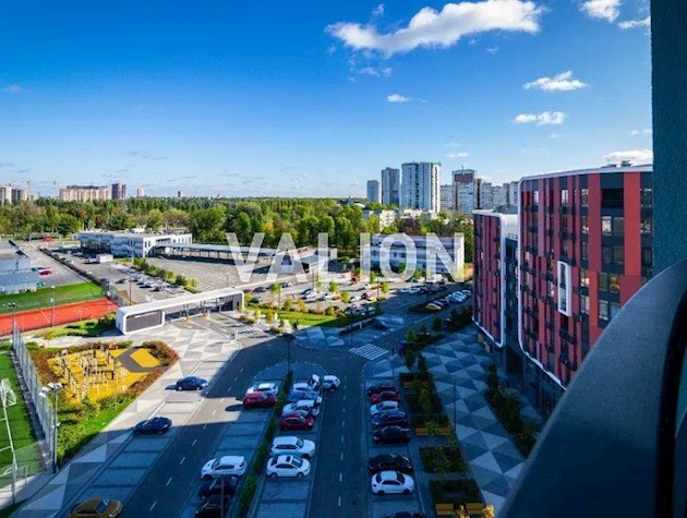 Продается 5-комнатная квартира в ЖК Республика