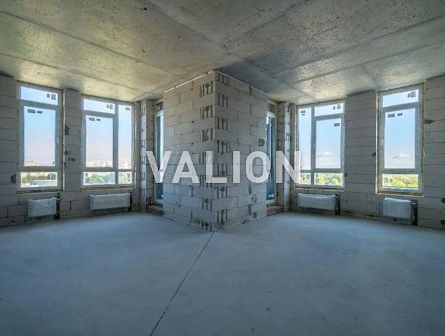 Продается 5-комнатная квартира в ЖК Республика