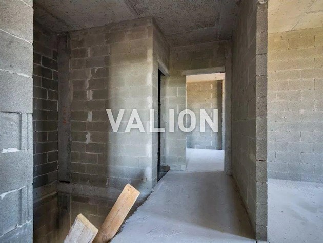 Продается 5-комнатная квартира в ЖК Республика