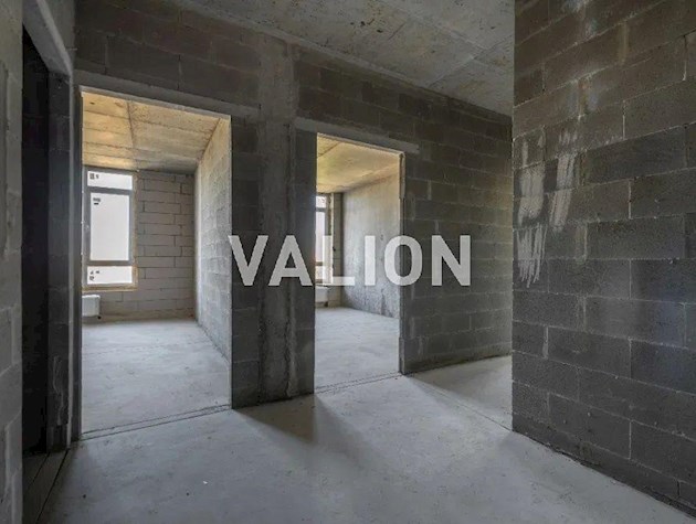 Продается 5-комнатная квартира в ЖК Республика