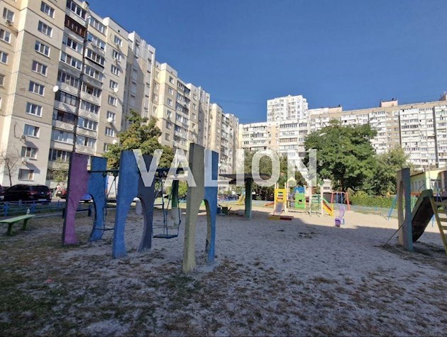 Продається 3-х кімнатна квартира 69.7м2, Дарницький р-н, вул Тростянецька