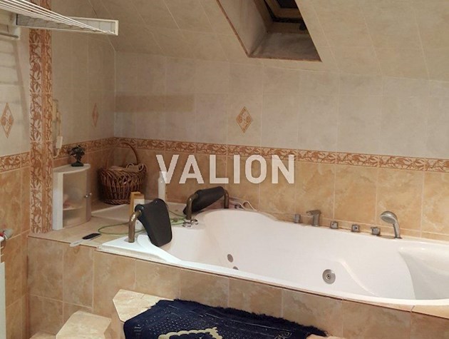 Продаж 5-кімн. квартири 140 м2, вул., Мала Житомирська, 18