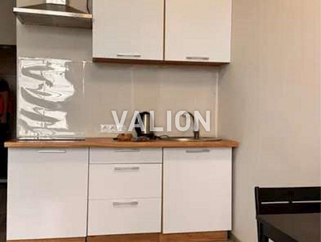 Продам квартиру студію 28 м кв з ремонтом ул. Нагорная,16