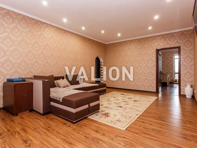 Продажа 4-к квартири Сільськогосподарський провулок 1