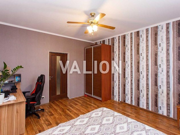 Продажа 4-к квартири Сільськогосподарський провулок 1