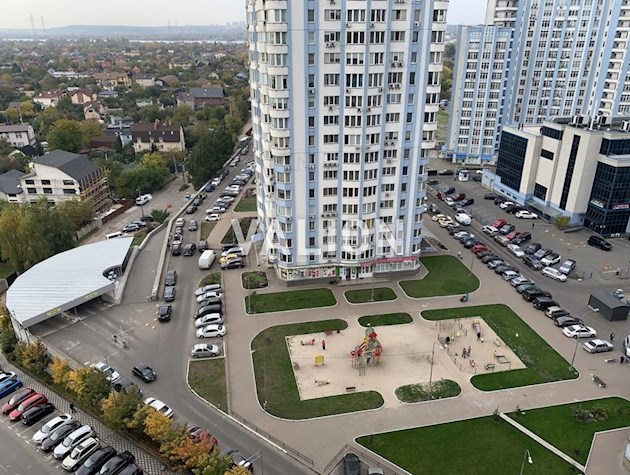 Продажа 3 комнатной квартиры в ЖК Статус Град