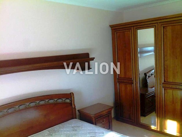 Продается 3-комнатная квартира по ул. Драгоманова, 17.