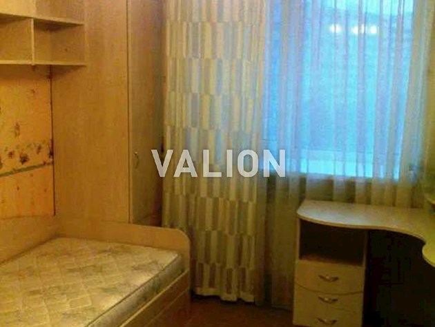 Продается 3-комнатная квартира по ул. Драгоманова, 17.