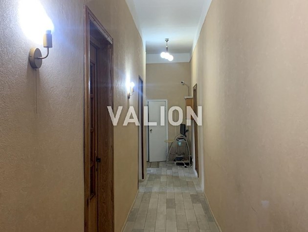 Продается 5-комнатная двухуровневая квартира, ул.Прорезная,18/1г.