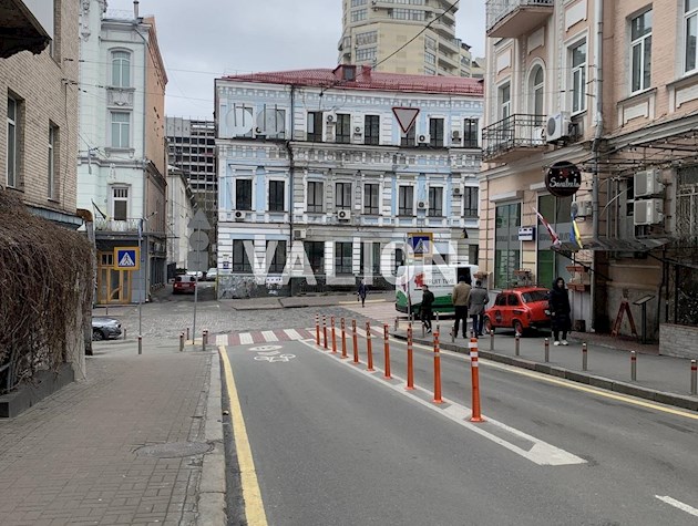 Продается 5-комнатная двухуровневая квартира, ул.Прорезная,18/1г.