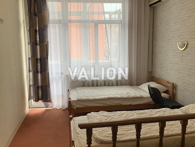 Продается 5-комнатная двухуровневая квартира, ул.Прорезная,18/1г.