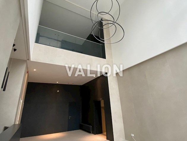 Продаж 3-кімнатної квартири 166 кв.м в з терасою в ЖК Тайм. Центр. Вокзальна.