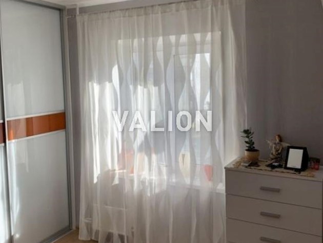 Продажа 2 к. квартиры, одностороняя, с раздельной планировкой.