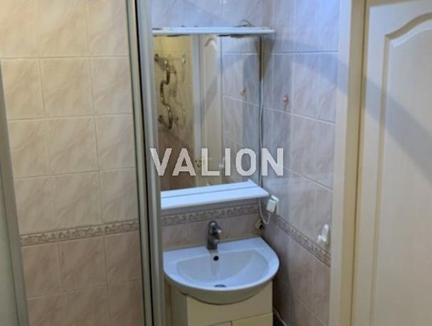 Продажа 2 к. квартиры, одностороняя, с раздельной планировкой.