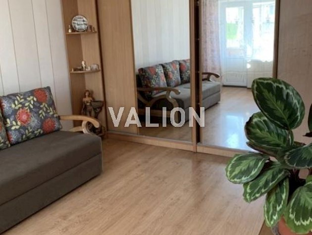 Продажа 2 к. квартиры, одностороняя, с раздельной планировкой.