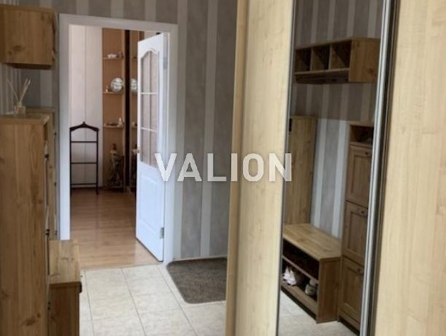 Продажа 2 к. квартиры, одностороняя, с раздельной планировкой.