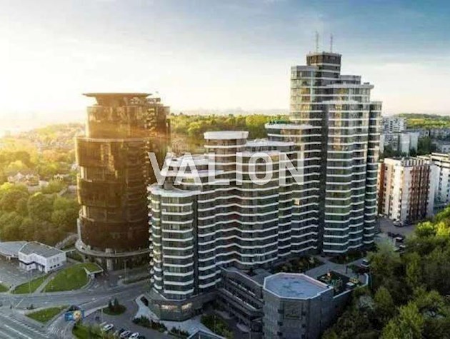 Продажа 6-к квартиры ул. Струтинского 2