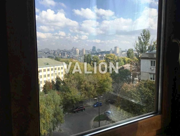 Продам 4-комнатную квартиру для большой семьи по ул. Тополевая, 4/8,