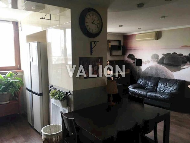 Продам 4-комнатную квартиру для большой семьи по ул. Тополевая, 4/8,