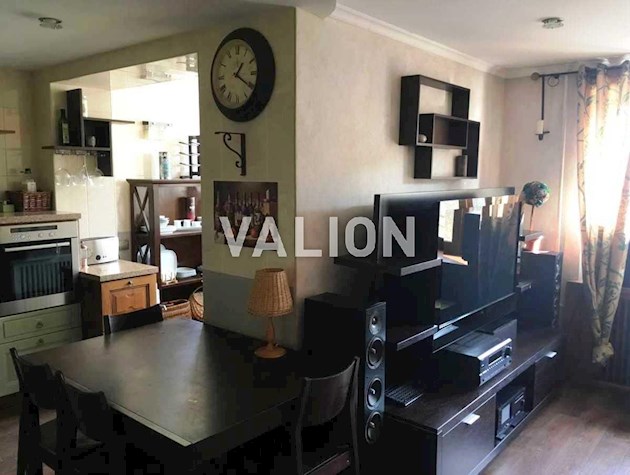 Продам 4-комнатную квартиру для большой семьи по ул. Тополевая, 4/8,