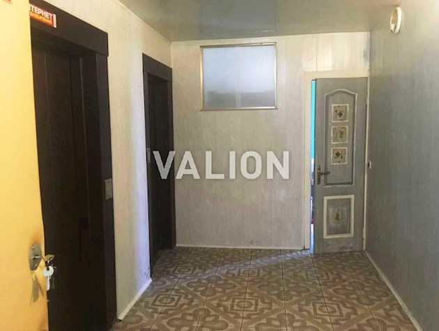 Продам 4-комнатную квартиру для большой семьи по ул. Тополевая, 4/8,