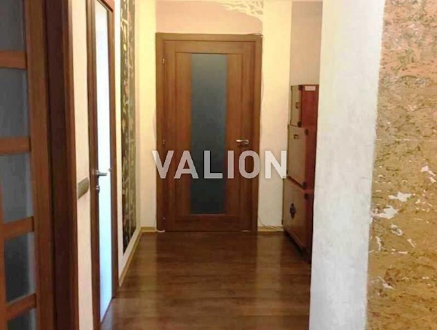 Продам 4-комнатную квартиру для большой семьи по ул. Тополевая, 4/8,