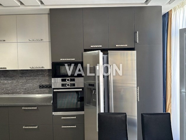 Продається 4-х кімнатна квартира, Дніпровський район, Регенераторна 4, ЖК Комфорт Таун, дизайнерський ремонт