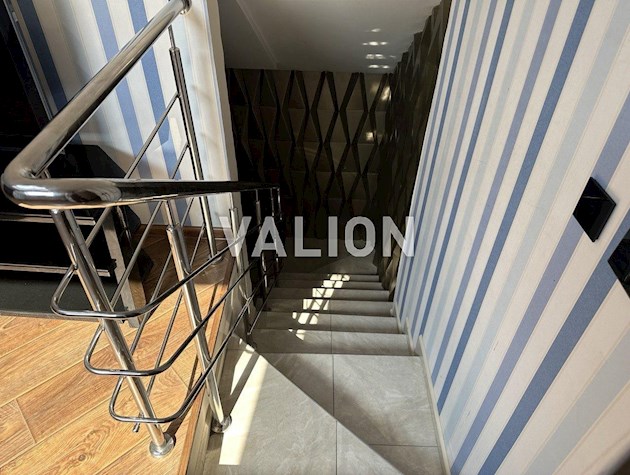 Продається 4-х кімнатна квартира, Дніпровський район, Регенераторна 4, ЖК Комфорт Таун, дизайнерський ремонт