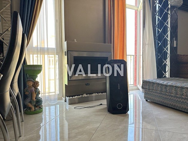 Продається 4-х кімнатна квартира, Дніпровський район, Регенераторна 4, ЖК Комфорт Таун, дизайнерський ремонт