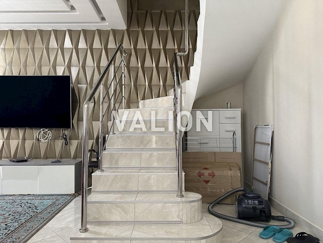 Продається 4-х кімнатна квартира, Дніпровський район, Регенераторна 4, ЖК Комфорт Таун, дизайнерський ремонт