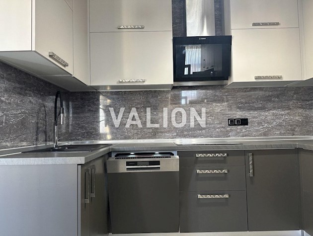 Продається 4-х кімнатна квартира, Дніпровський район, Регенераторна 4, ЖК Комфорт Таун, дизайнерський ремонт