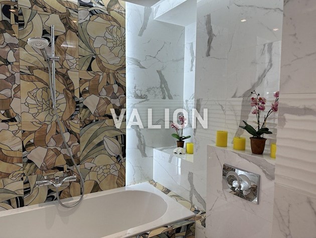 Продається 4-х кімнатна квартира, Дніпровський район, Регенераторна 4, ЖК Комфорт Таун, дизайнерський ремонт