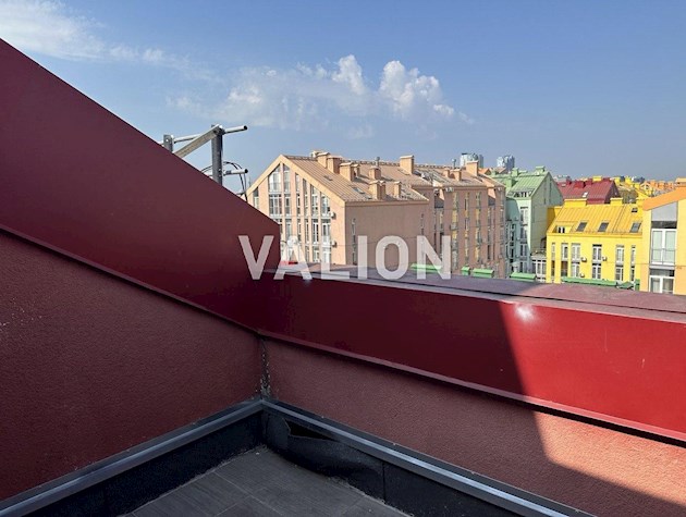 Продається 4-х кімнатна квартира, Дніпровський район, Регенераторна 4, ЖК Комфорт Таун, дизайнерський ремонт