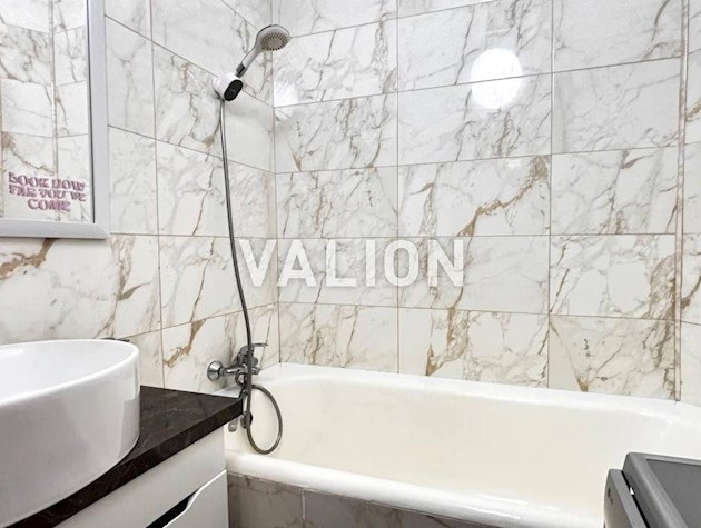 Продажа 1к квартиры без комиссии. Печерский район, ул. Дорошенко (Чигорина) 16.