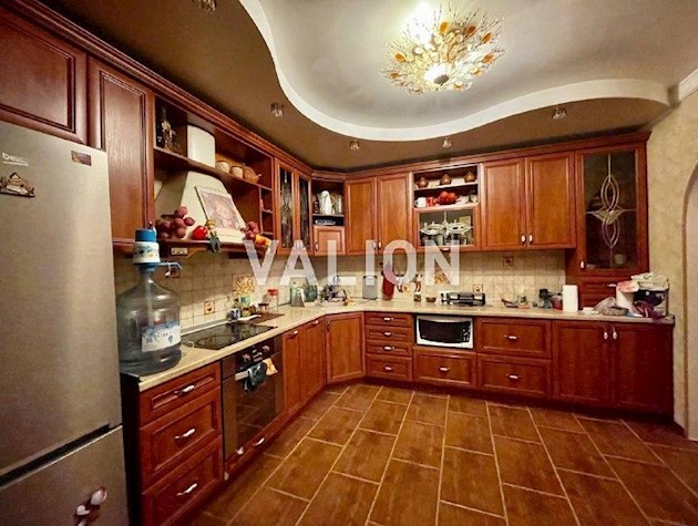 Продажа 3-к квартири ул. Радунская 9