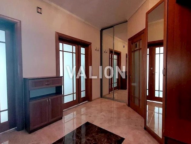 Продаж 3-к квартири вул.Білоруська 3