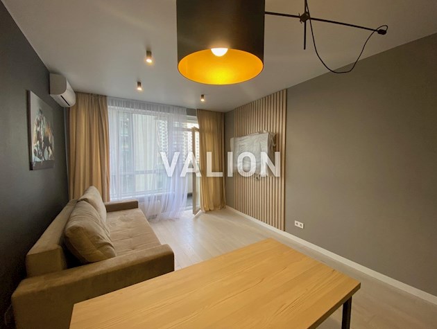 Продам 1 комнатную с ремонтом в ЖК Заречный.