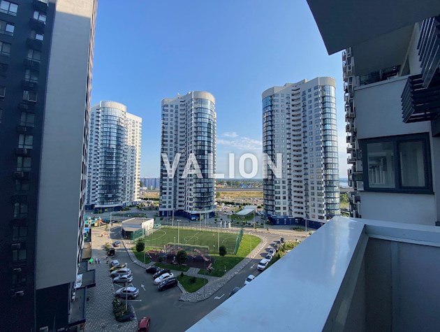 Продам 1 комнатную с ремонтом в ЖК Заречный.